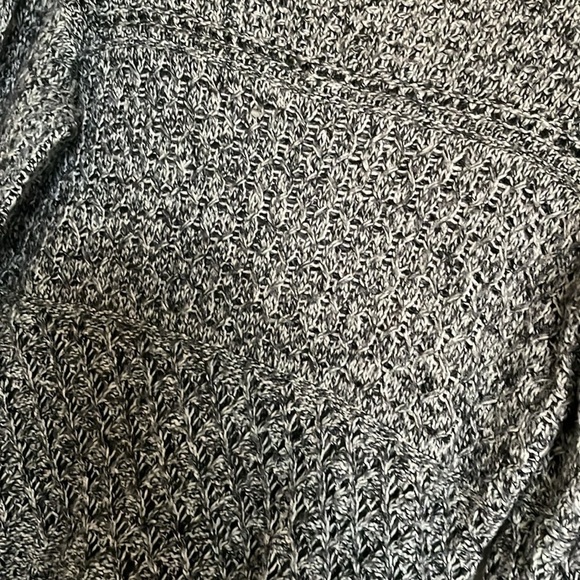 *BIN* LIZ CLAIBORNE Crocheted Pullover Sweater, Women’s M, Gray Black - Picture 4 of 8